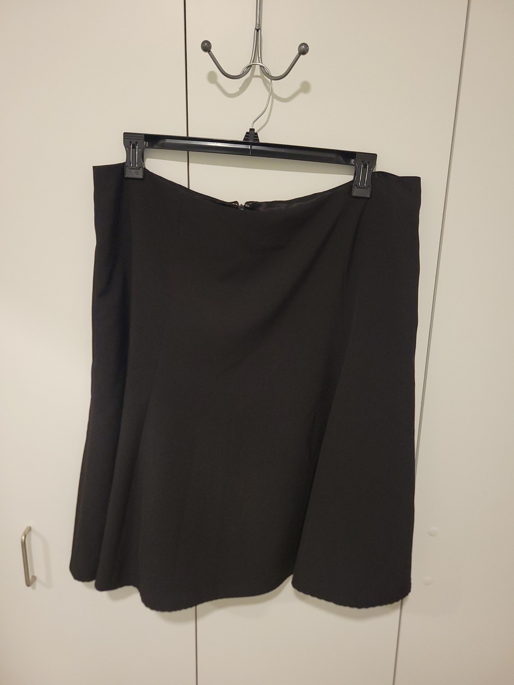 Liz Claiborne Black Flared Lined Skirt